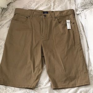 Men’s Gap khaki shorts